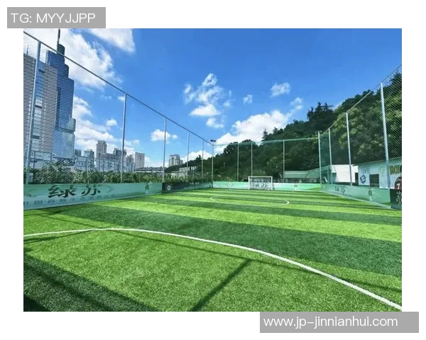 大连足球公园:探索足球文化与城市活力的完美结合之地 大连足球公园:探索足球文化与城市活力的完美结合之地