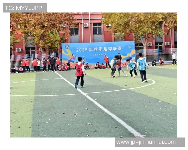 小学足球摄影展现孩子们的激情与梦想记录成长的每一个精彩瞬间 小学足球摄影展现孩子们的激情与梦想记录成长的每一个精彩瞬间